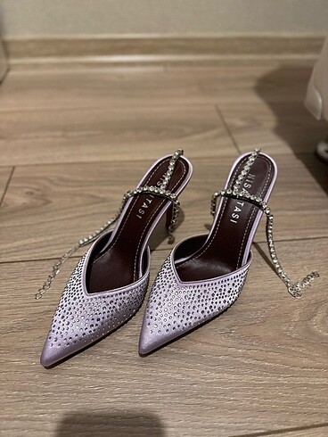 Nişantaşı Shoes Taşlı Topuklu Ayakkabı