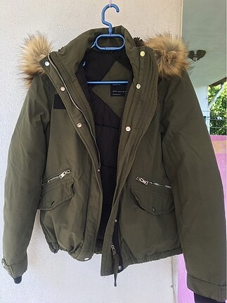 Bershka bomber mont