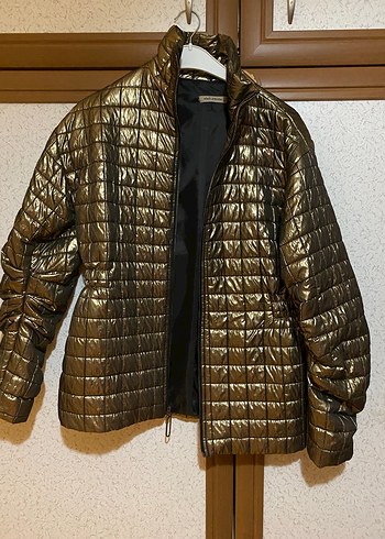 Parlak Altın Renkli Fermuarlı Kadın Ceket - Görsel 2