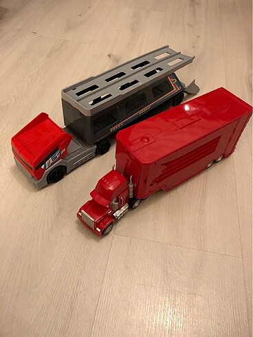 Mack Hauler ve taşıyıcı tır