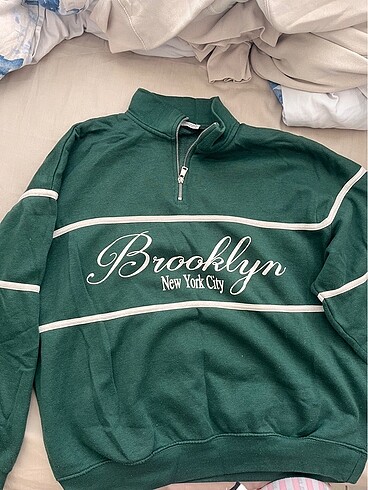 sweatshirt