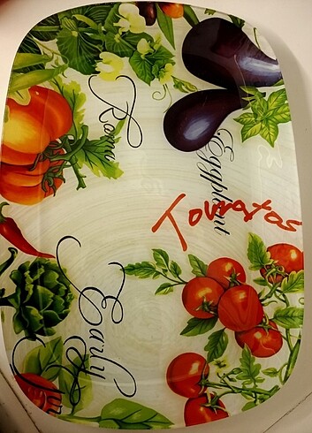 Dikdörtgen şeklinde 25x15 cm boyutlarında tabak