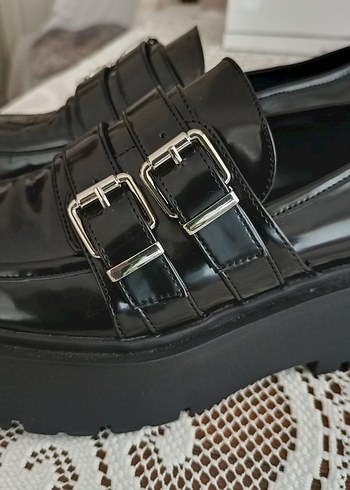 41 Beden siyah Renk BERSHKA DERİ AYAKKABI