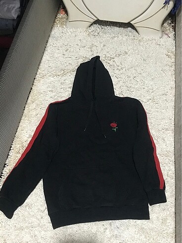 kapşonlu sweatshirt