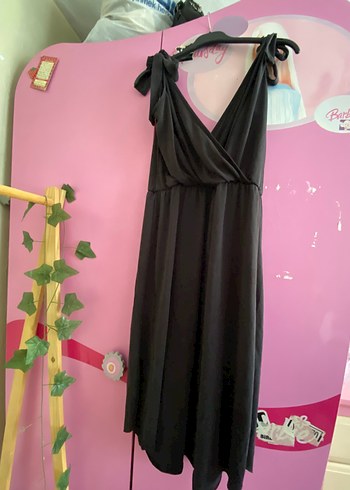 Siyah V Yakalı Uzun Gotik Elbise