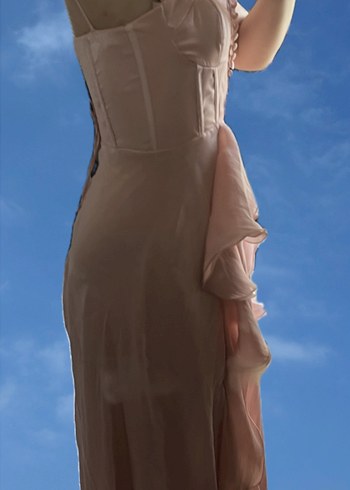 Pudra Renkli Uzun Volanlı Straplez Kadın ABİYE - Görsel 5