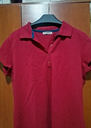 LC Waikiki Kırmızı Düğmeli Kısa Kollu Kadın polo yaka tişört