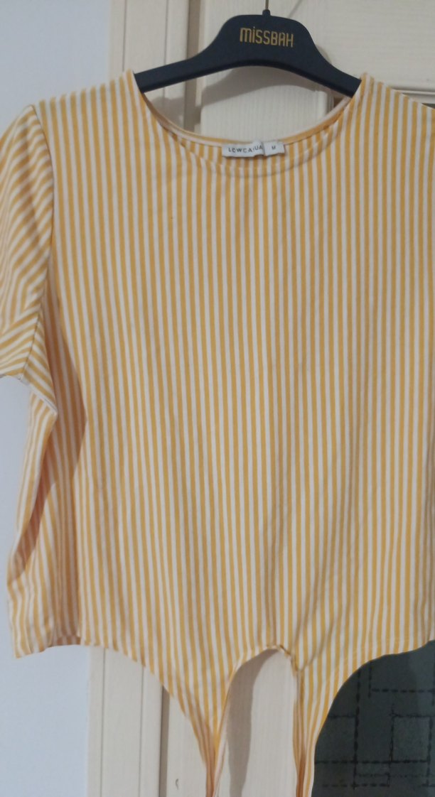 Sarı Çizgili Kısa Kollu Kadın Bluz - Görsel 2