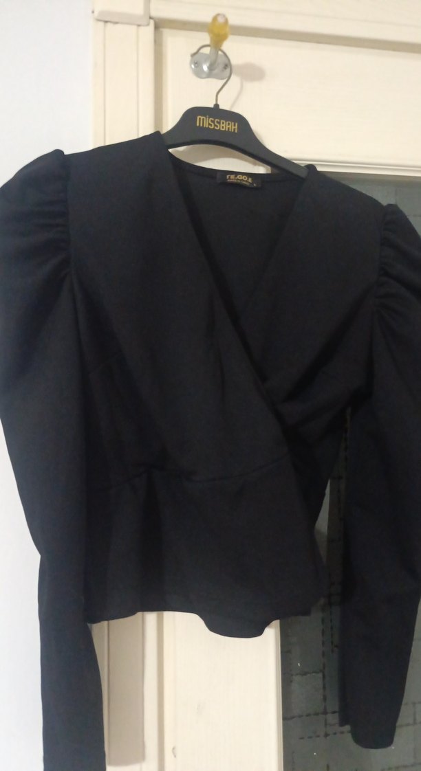 Siyah Drapeli V Yaka Uzun Kollu Bluz - Görsel 2