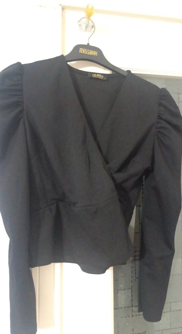 Siyah Drapeli V Yaka Uzun Kollu Bluz - Görsel 3