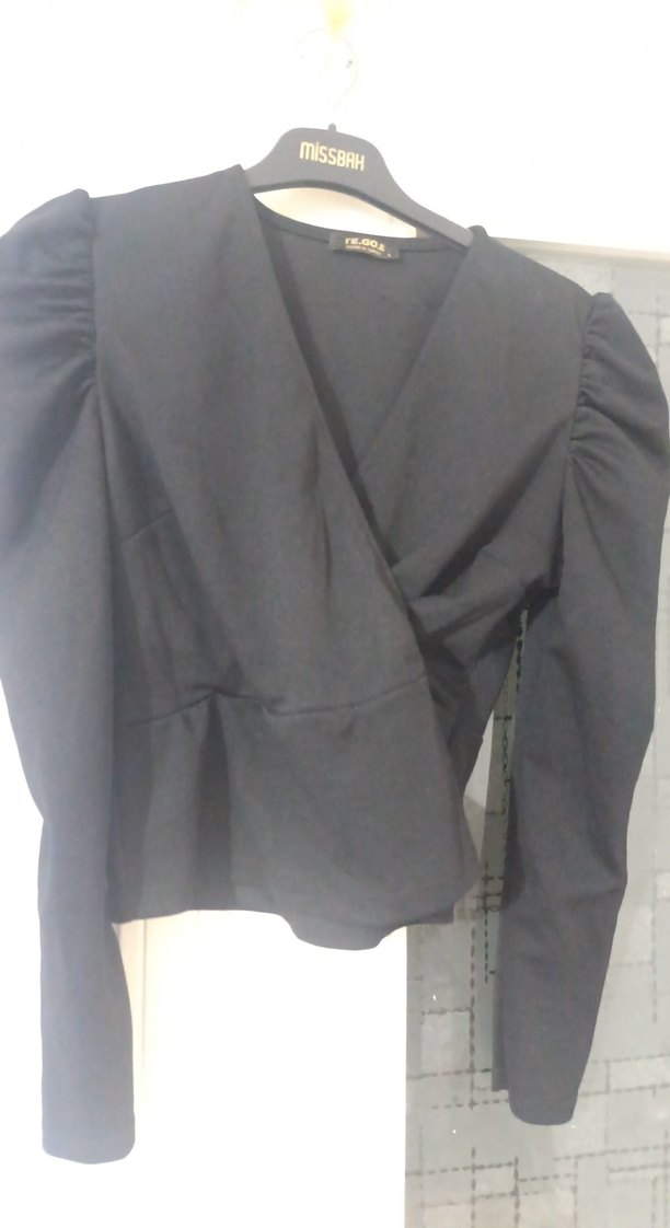 Siyah Drapeli V Yaka Uzun Kollu Bluz - Görsel 4