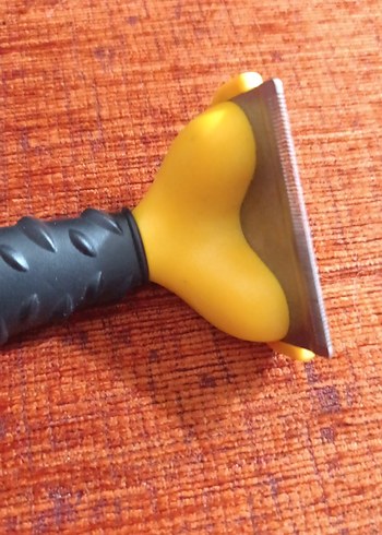 Sarı Kedi Tüy Toplama Tarağı - Görsel 3