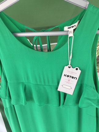 40 Beden yeşil Renk Fahriye Evcen tasarimi Koton elbise 