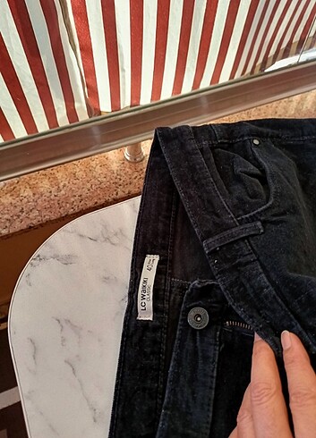 LC Waikiki Boru paça Fitilli kadife pantolon 