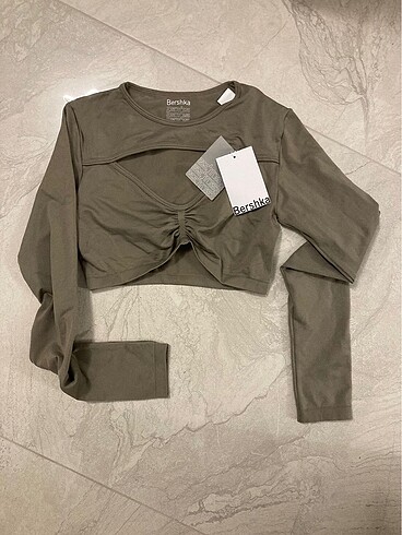 Bershka crop
