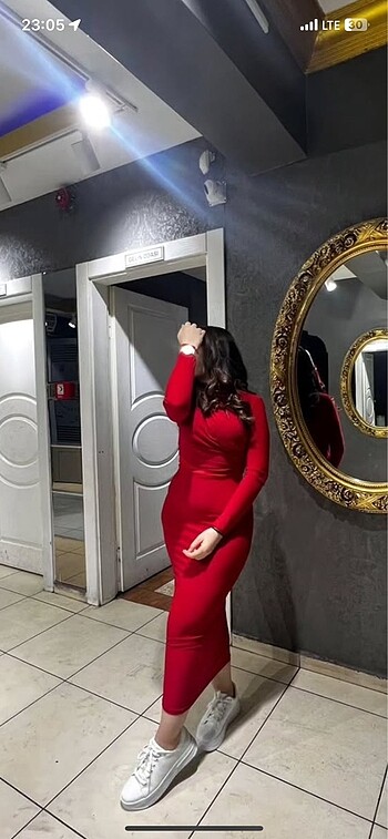 Diğer KIRMIZI ELBİSE MİDİ
