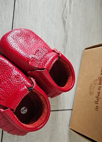 17 Beden kırmızı Renk Caluu baby marka kirmizi unisex deri patik