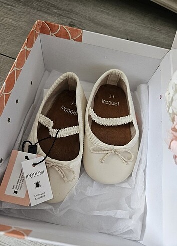 Zara Ipobomi ekru deri babet