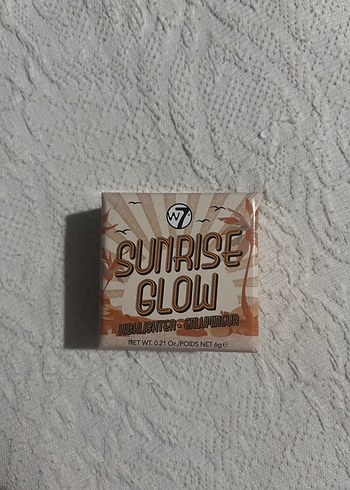W7 Sunrise Glow Highlighter