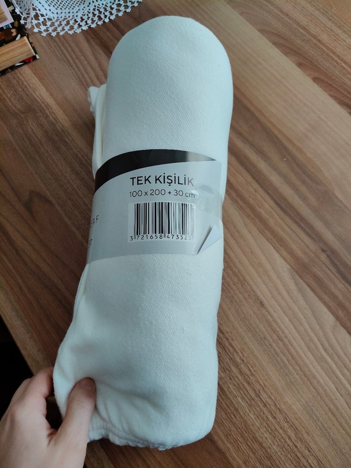 Almera Beyaz Pamuklu Lastikli Çarşaf - Görsel 3