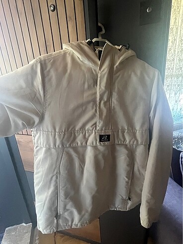 Pull and Bear Kanguru mont