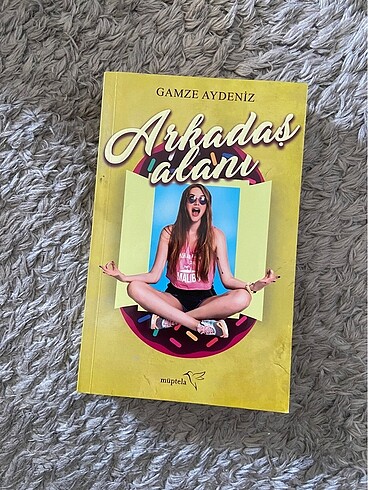 Arkadaş alanı kitap imzalı gamze aydeniz