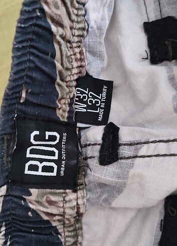 Urban Outfitters Kamuflaj kargo pantolon 