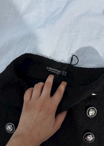 Stradivarius Düğmeli Siyah Yün Mini Şort