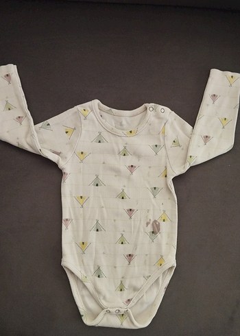 Uzun Kollu Bebek Body, Düğmeli, V Yaka