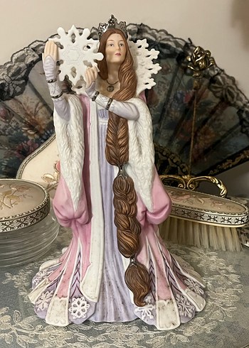 Karlar kraliçesi biblo - Görsel 9