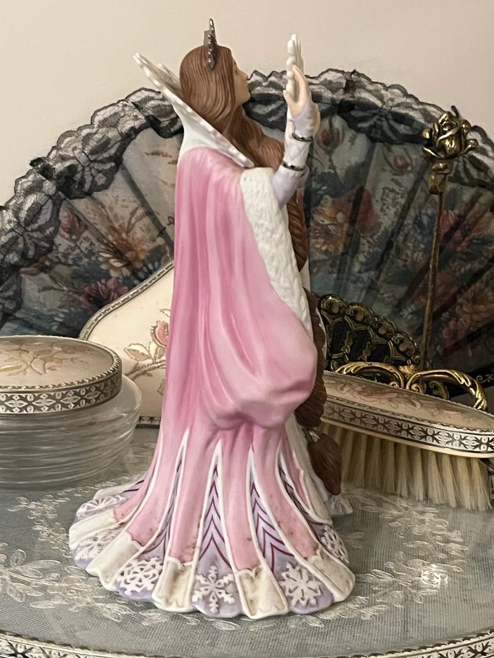 Karlar kraliçesi biblo - Görsel 2