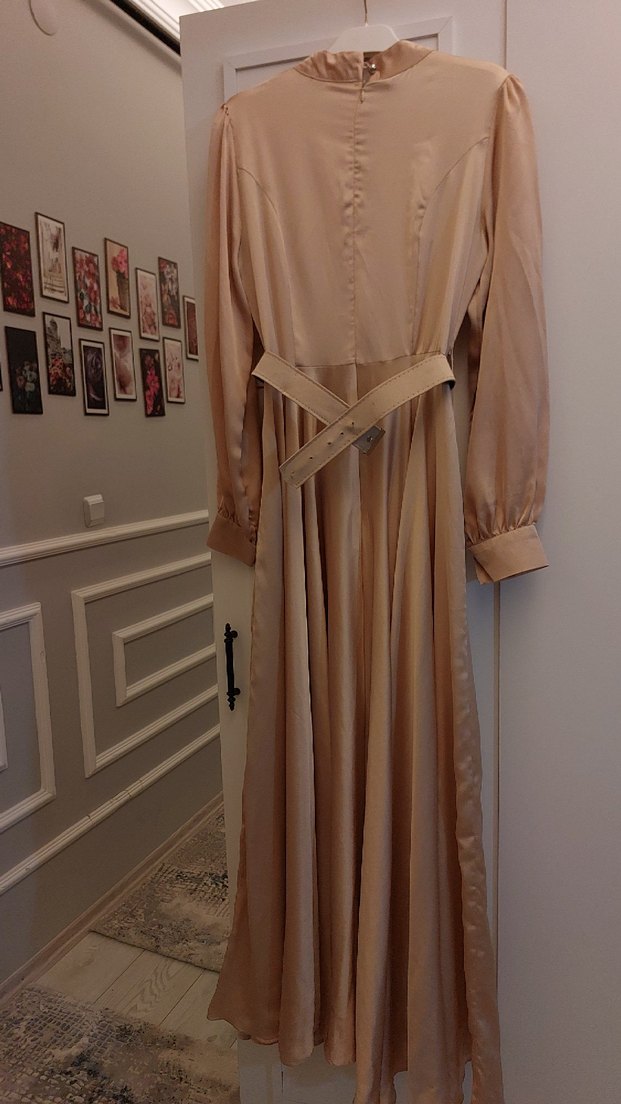 Bej Kuşaklı Uzun Kadın Elbise - Görsel 3