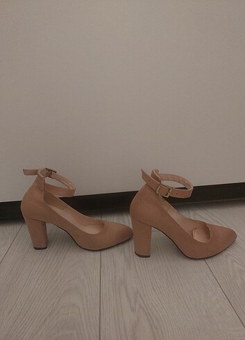 Kalın topuklu ayakkabı - Görsel 3