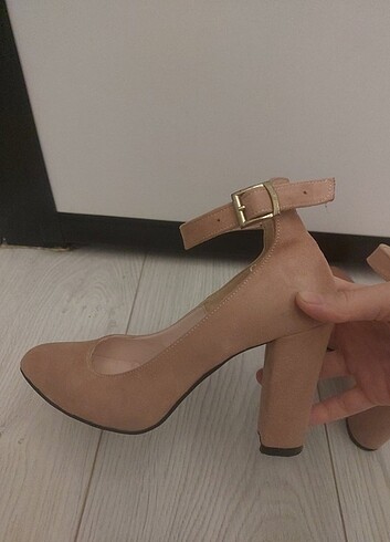 Kalın topuklu ayakkabı - Görsel 4