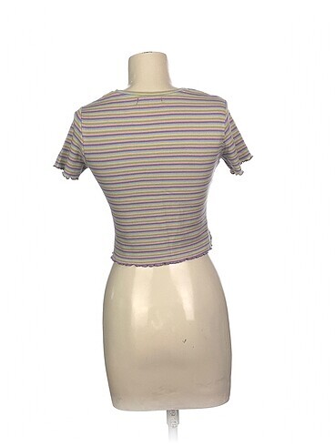 l Beden Pull and Bear T-shirt %70 İndirimli.