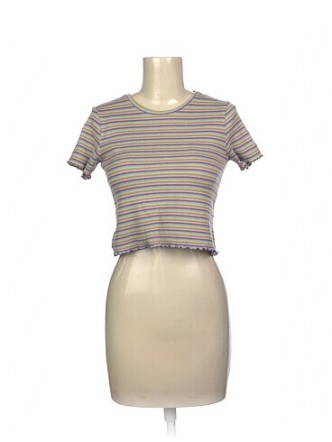 Pull and Bear T-shirt %70 İndirimli.