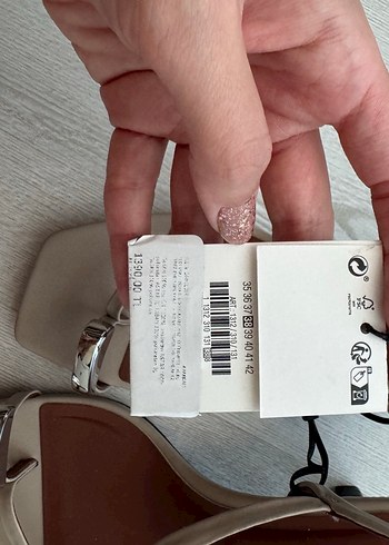 38 Beden Zara Topuklu Sandalet ayakkabı etiketli