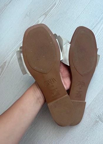 Zara Zara Fiyonklu Beyaz Kadın Terlik