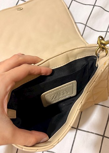 Zara Bej Zincir Detaylı Deri Kadın Çanta