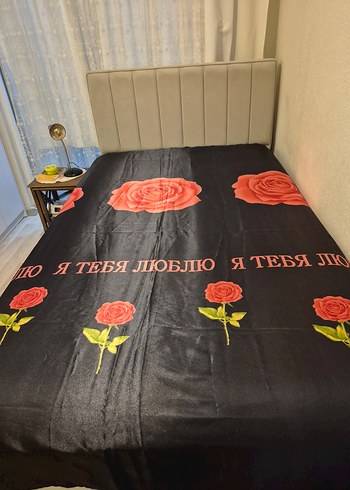 Kırmızı Güllü Siyah Desenli Yatak Örtüsü en 2metre boy 220 - Görsel 2