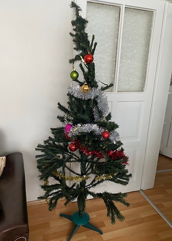 Beden Yeşil Yılbaşı Ağacı ve Süslemeler