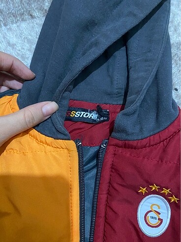 Galatasaray Galatasaraylı kapşonlu yelek