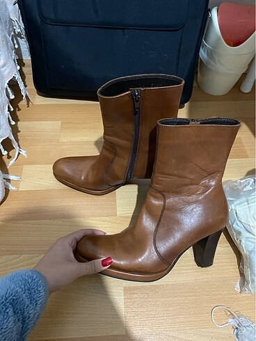 Zara Kısa bot