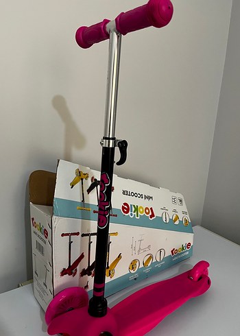 Pembe Çocuk Scooter ışıklı