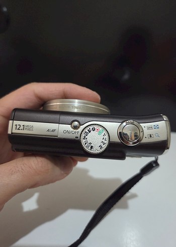 12.1 MP Gri Dijital Fotoğraf Makinesi