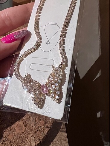 swarovski Kelebek kolye