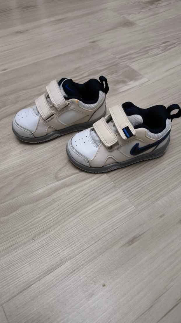 Nike Erkek Çocuk Spor Ayakkabısı 21,5 numara - Görsel 2