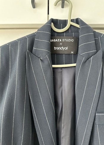 Kadın Gri Çizgili Düğmeli Blazer Ceket - Görsel 3