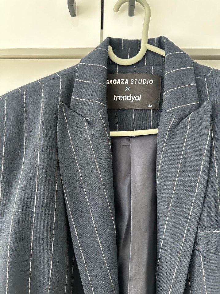 Kadın Gri Çizgili Düğmeli Blazer Ceket - Görsel 3