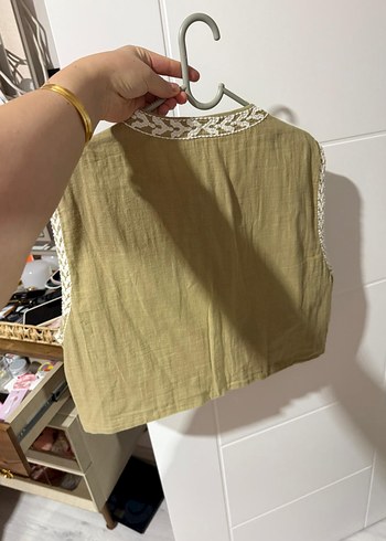 Nakışlı Dantel Detaylı Kolsuz Mini Bej Yelek - Görsel 2